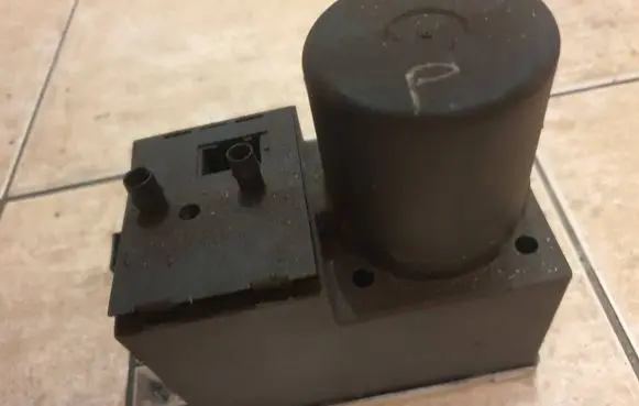 Audi A3 S3 8L Central locking vacuum pump 8L0862257P 8200100981