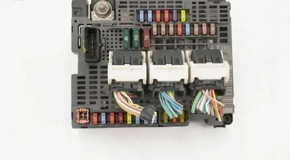 Peugeot 508 Fuse module 9674922080