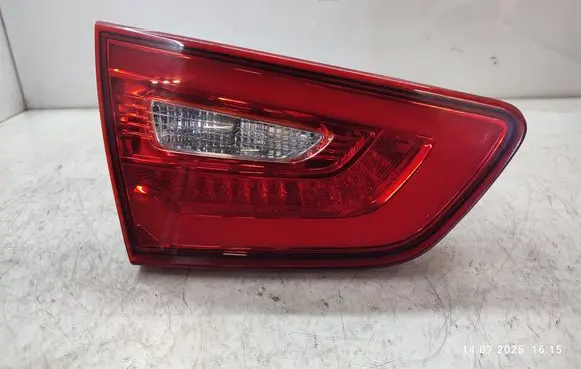 Tailgate rear/tail lights