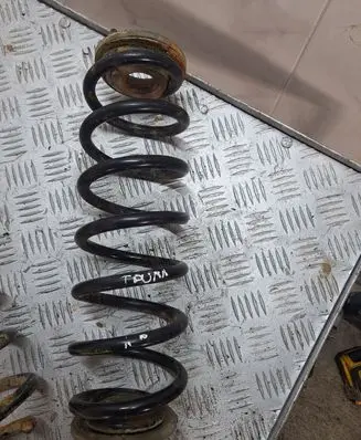 Volkswagen Touran I Rear coil spring
