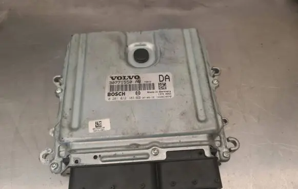 Volvo XC90 Engine control unit/module 30771550 1039S18372 0281012103