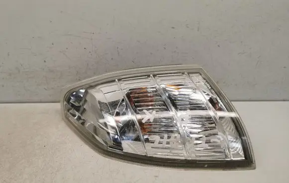 Nissan X-Trail T30 Front indicator light