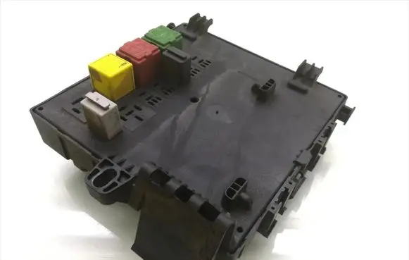Opel Vectra C Fuse module 13125488 519032106