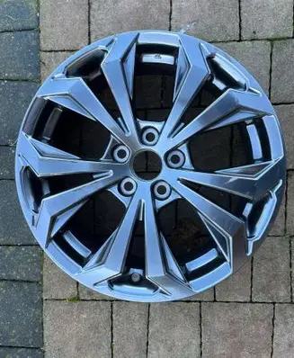 Toyota RAV 4 (XA50) R18 alloy rim 