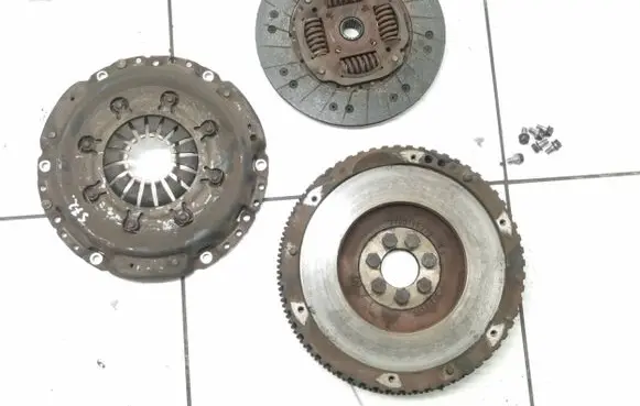Opel Vivaro Clutch set kit 8200064653 7700115373