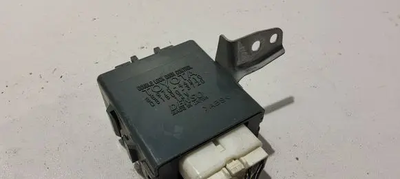 Toyota Avensis Verso Door central lock control unit/module 8597044010 0515003720