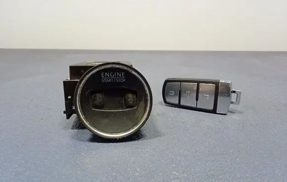 Volkswagen PASSAT B5.5 Ignition lock 3C0905843M