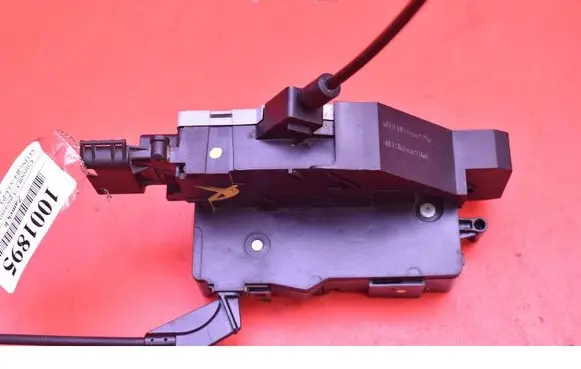 Citroen C3 Picasso Rear door lock 24090158