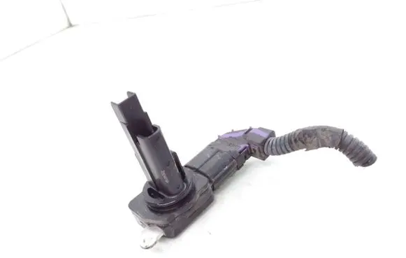 Toyota Auris E180 Mass air flow meter 222040V020