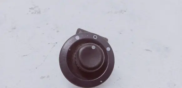 Wing mirror switch