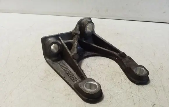 Volvo XC60 Front differential bracket 30713236