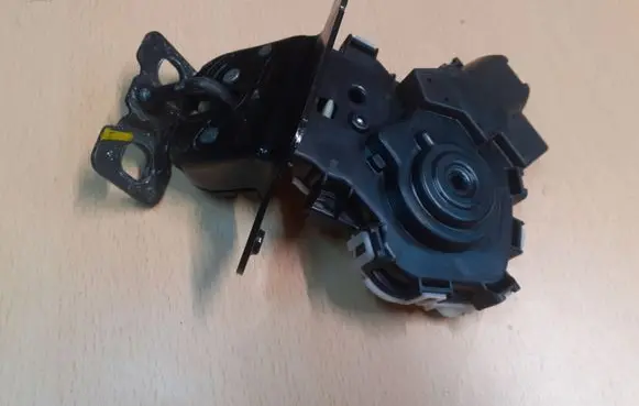 Mazda 2 Tailgate/trunk/boot lock/catch/latch
