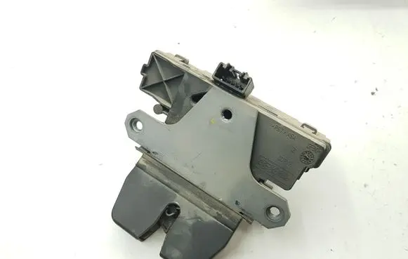 Loading door lock