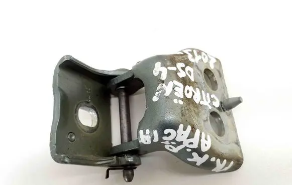 Citroen DS4 Front door upper hinge