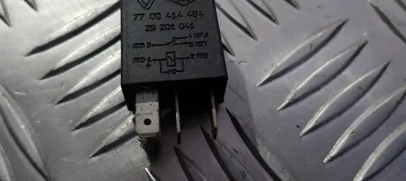 Renault Megane I Other relay 7700414484 29201041