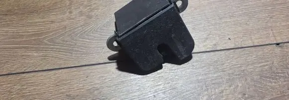 Volkswagen Golf V Tailgate lock latch 1t0827505h