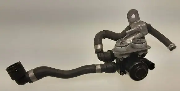 BMW X5 F15 Coolant heater control valve 8517589