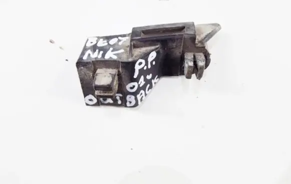 Subaru Legacy Front bumper mounting bracket