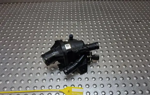 Nissan Navara D23 Thermostat/thermostat housing S27730828 110604371R