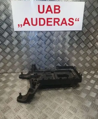 Battery box tray