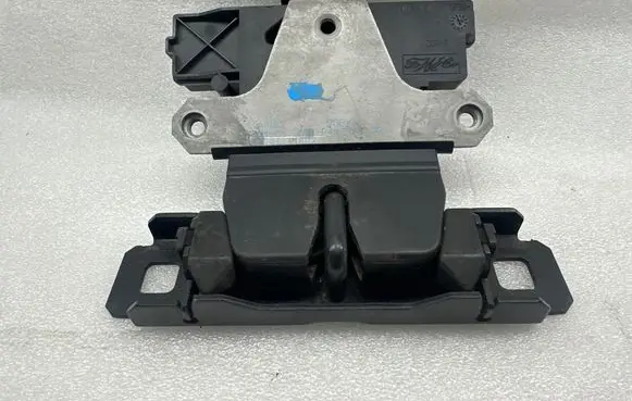 Ford Mondeo MK IV Tailgate/trunk/boot lock/catch/latch 3M51R442A66 3M51R404B12