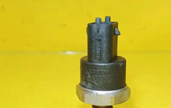 Renault Scenic I Fuel pressure sensor 0281002522