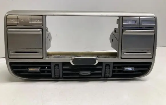 Nissan X-Trail T30 Dash center air vent grill E5715161500 682608H300