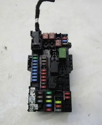Opel Mokka Fuse box set 1-2109261-1