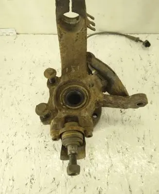 Front wheel hub spindle knuckle