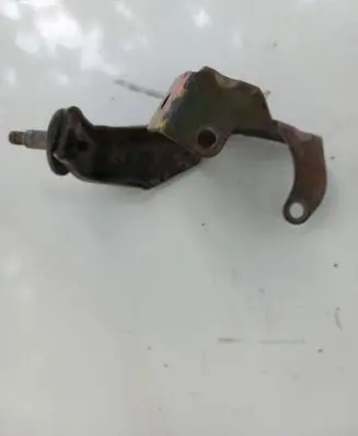 Volkswagen PASSAT B4 Other engine bay part 028103945