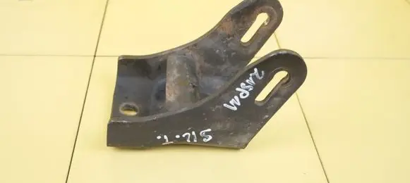 Hyundai i30 Engine mounting bracket G4FA