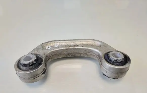 Audi A6 S6 C6 4F Front anti-roll bar/stabilizer link 4E0411317F
