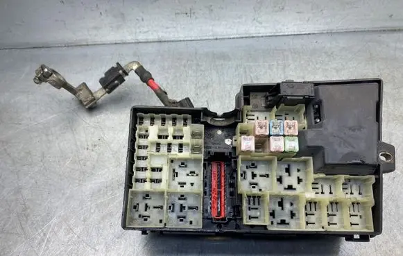 Volvo V50 Fuse module 8688040 518818000