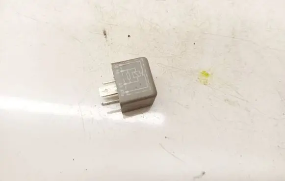 Volkswagen PASSAT B4 Other relay 357906383A