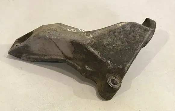Audi A8 S8 D2 4D Gearbox mounting bracket 4D0399113L