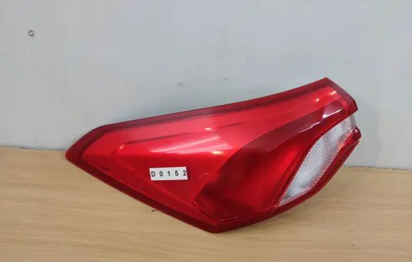 Ford Focus Rear/tail lights JX7B13405AC