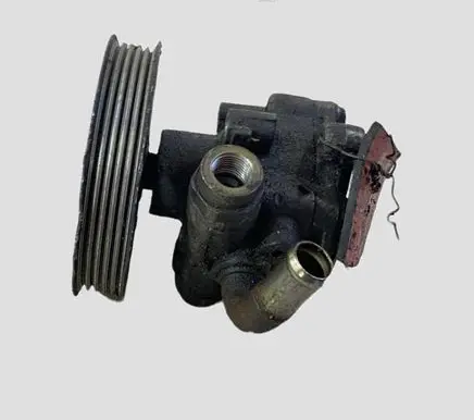 Volkswagen PASSAT B5.5 Power steering pump 8D0145177Q
