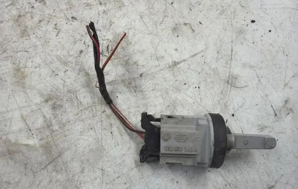 Audi A4 S4 B5 8D Interior temperature sensor 1K0907543A