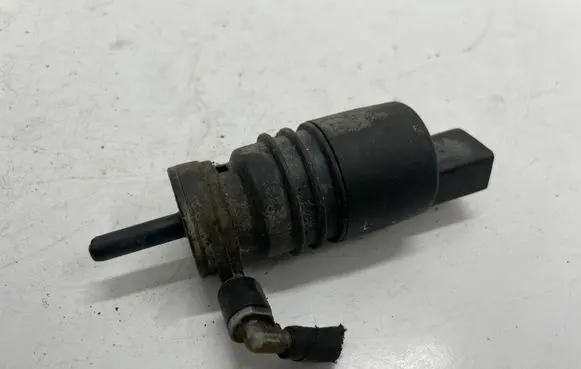 Mercedes-Benz E W211 Windscreen/windshield washer pump