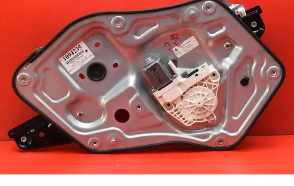 Skoda Yeti (5L) Front door window regulator with motor 5L0837402A