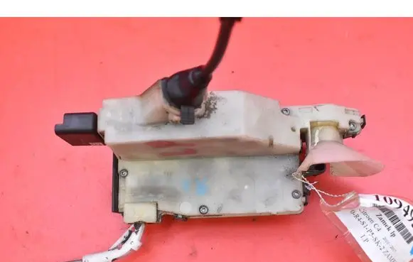 Citroen C4 II Front door lock