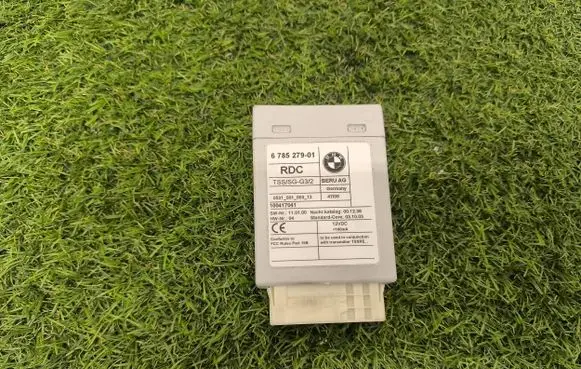 BMW X5 E70 Tire pressure control unit 6785279 100417041 053100100312