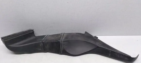 Volkswagen PASSAT B5.5 Air intake duct part 3B0129617D