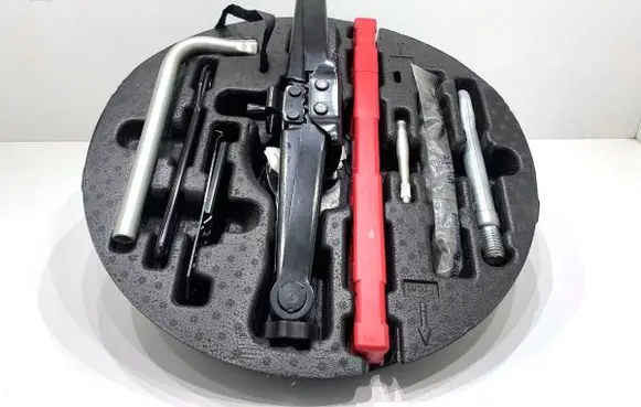 Mercedes-Benz GLE (W166 - C292) Other interior part A1668900007
