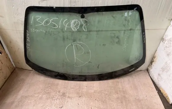 Toyota Corolla E120 E130 Front windscreen/windshield window 