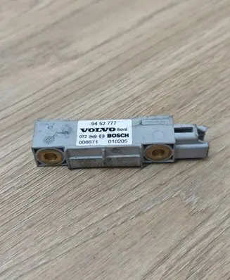 Volvo XC90 Airbag deployment crash/impact sensor 9452777 010205 006671