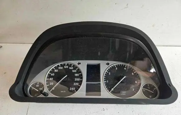 Mercedes-Benz B W245 Speedometer (instrument cluster) A1695401548 0263643225 A1694420821