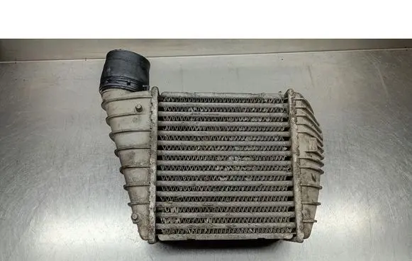 Volkswagen Golf IV Intercooler radiator 1J0145805B