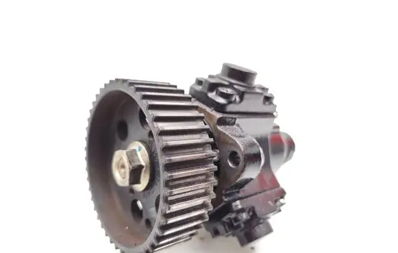 Opel Zafira B Fuel injection high pressure pump 55206680 0445010155