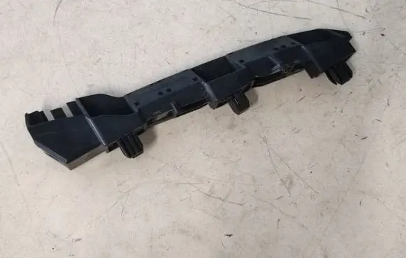 Subaru XV Fender mounting bracket